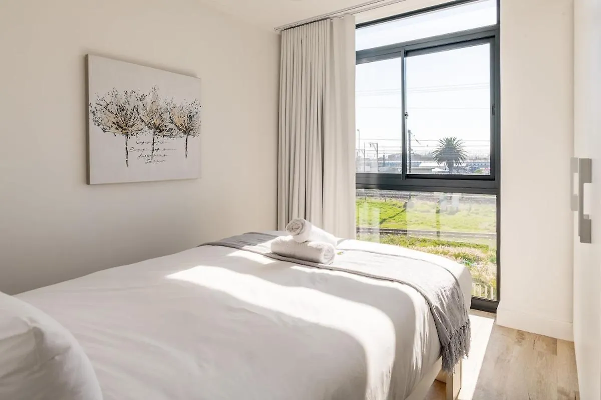 Artistic Escape In Woodstock: Mountain Views Pool Apartment Cape Town South Africa